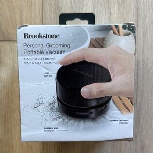 BROOKSTONE Personal Grooming Portable Vacuum NWT IN BOX